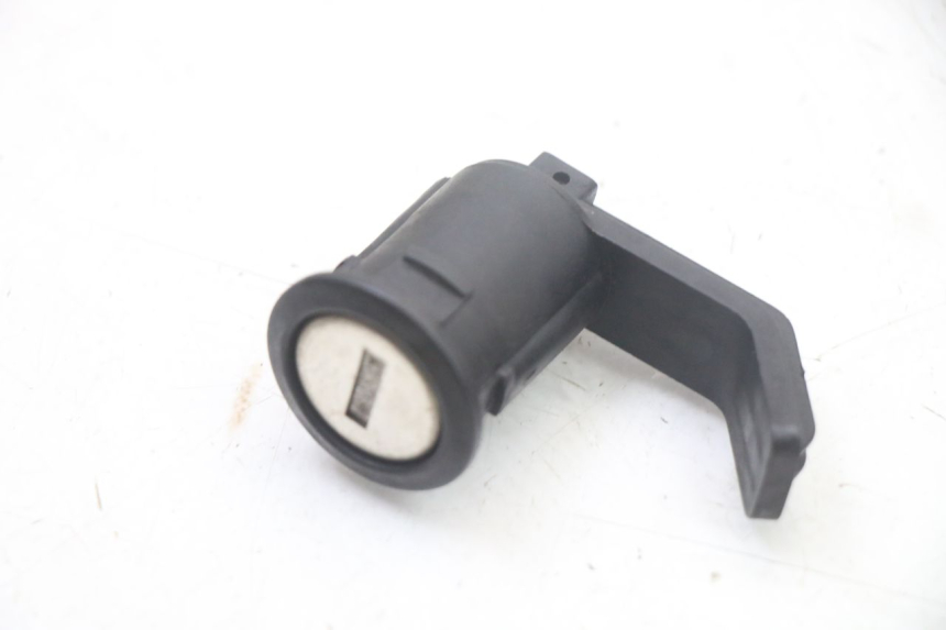 photo de SITZSCHLOSS PEUGEOT SATELIS COMPRESSOR K15 125 (2006 - 2009) - Alternative Perspektive