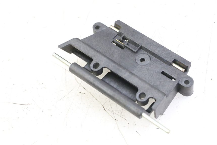 photo de SITZSCHLOSS PEUGEOT VIVACITY 125 (2010 - 2017) - Detailansicht des Bauteils