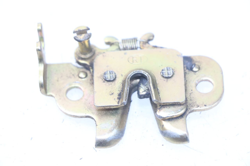 photo de SITZSCHLOSS PEUGEOT STREETZONE 2T 50 (2014 - 2019) - Hauptansicht