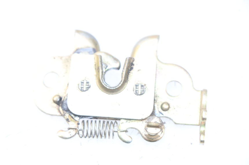 photo de SITZSCHLOSS PEUGEOT STREETZONE 2T 50 (2014 - 2019) - Detailansicht des Bauteils