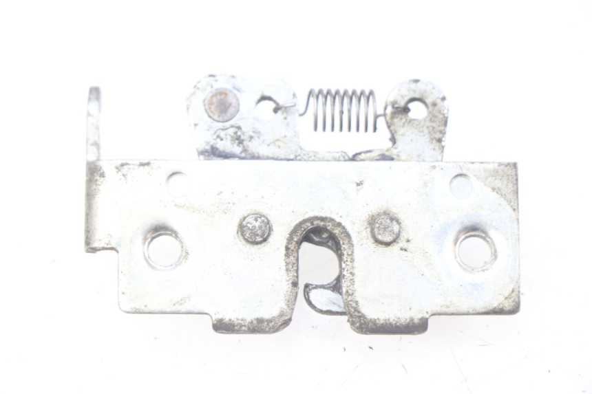 photo de SITZBANKSCHLOSS YAMAHA XMAX X-MAX 125 (2006 - 2009) - Detailansicht des Bauteils