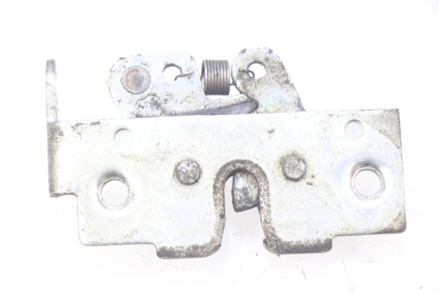 photo de SITZBANKSCHLOSS YAMAHA XMAX X-MAX 125 (2006 - 2009) - Zoom auf Gebrauchszustand