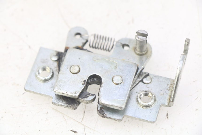 photo de SITZBANKSCHLOSS YAMAHA XMAX X-MAX 125 (2006 - 2009) - Detailansicht des Bauteils