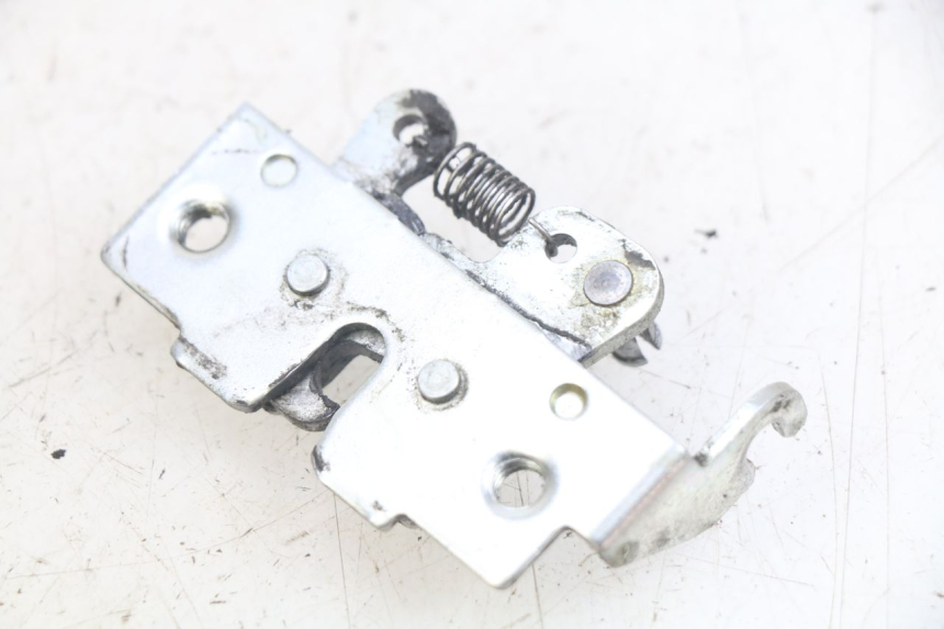 photo de SITZBANKSCHLOSS YAMAHA XMAX X-MAX 125 (2006 - 2009) - Detailansicht des Bauteils