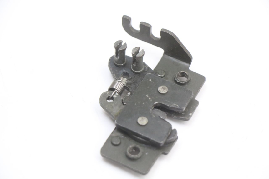 photo de SITZSCHLOSS PIAGGIO X10 125 (2012 - 2017) - Zoom auf Gebrauchszustand