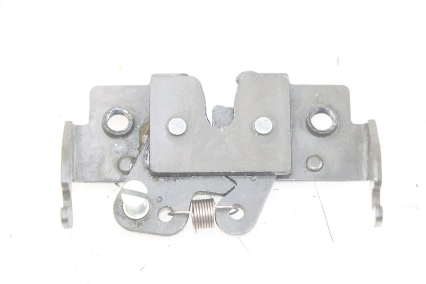 photo de SITZBANKSCHLOSS PIAGGIO X8 125 (2004 - 2007) - Hauptansicht