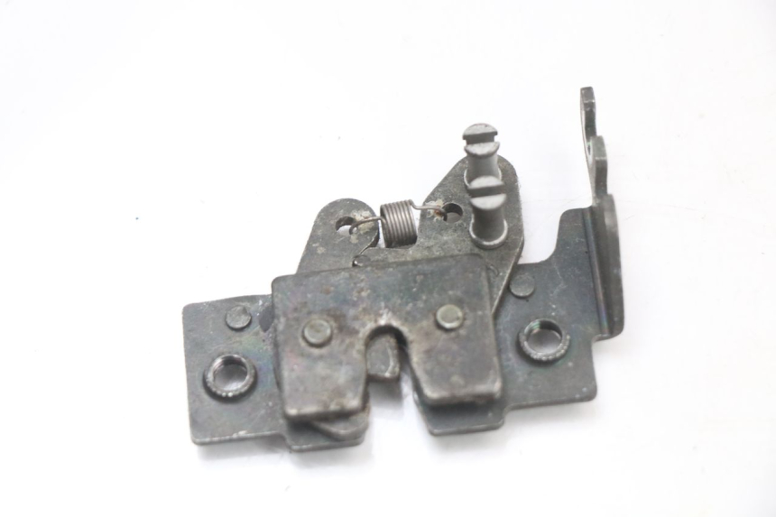 photo de SITZBANKSCHLOSS PIAGGIO X8 125 (2004 - 2007) - Detailansicht des Bauteils