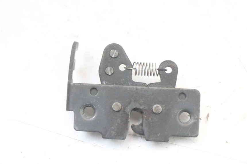 photo de SITZBANKSCHLOSS PIAGGIO XEVO - X EVO 125 (2007 - 2017) - Zoom auf Gebrauchszustand