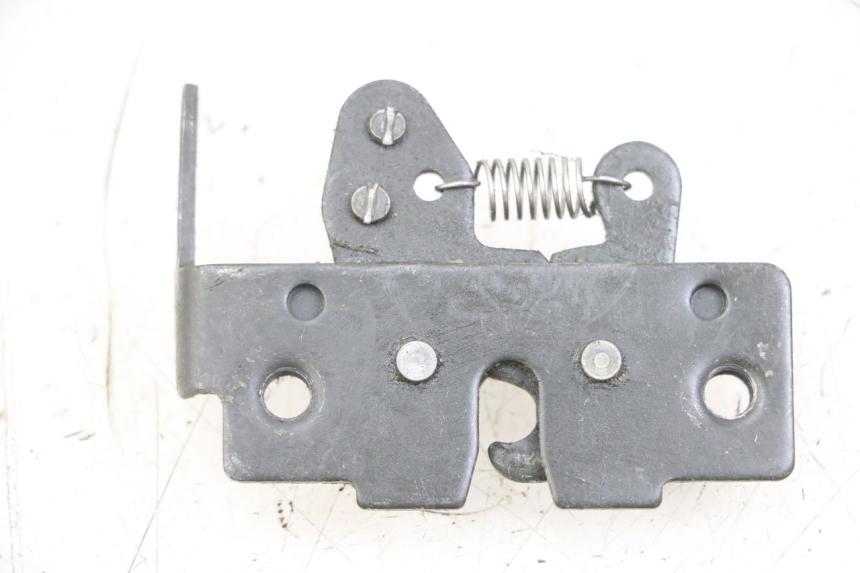 photo de SITZBANKSCHLOSS PIAGGIO XEVO - X EVO 125 (2007 - 2017) - Zoom auf Gebrauchszustand