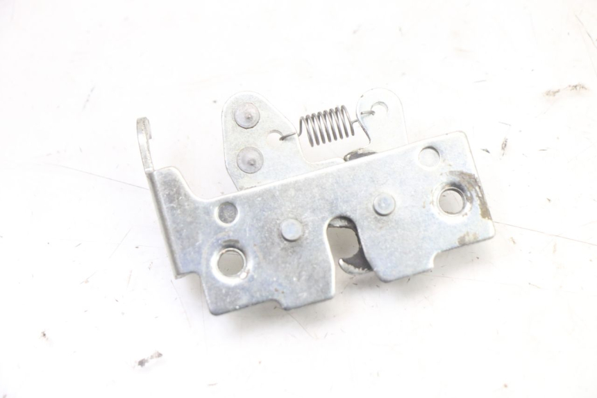 photo de SITZBANKSCHLOSS PIAGGIO XEVO - X EVO 125 (2007 - 2017) - Zoom auf Gebrauchszustand