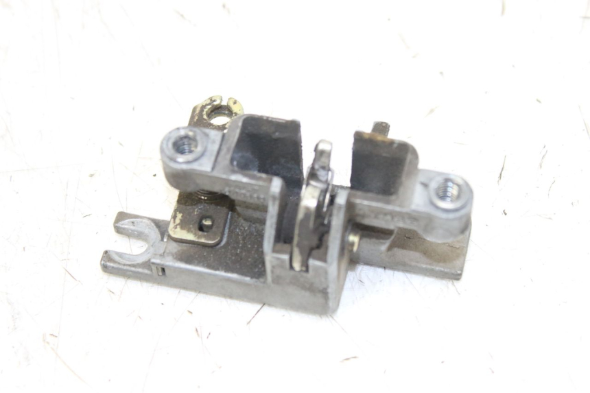 photo de SITZBANKSCHLOSS KYMCO AGILITY 4T 50 (2005 - 2018) - Zoom auf Gebrauchszustand