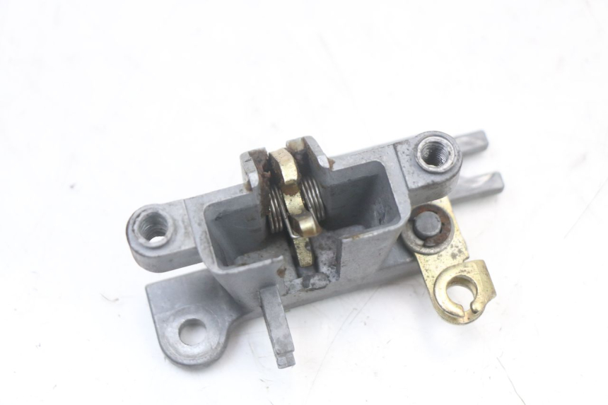 photo de SITZBANKSCHLOSS KYMCO AGILITY 4T 50 (2005 - 2018) - Zoom auf Gebrauchszustand