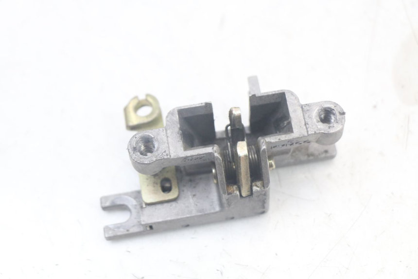 photo de SITZBANKSCHLOSS KYMCO AGILITY 4T 50 (2018 - 2022) - Detailansicht des Bauteils