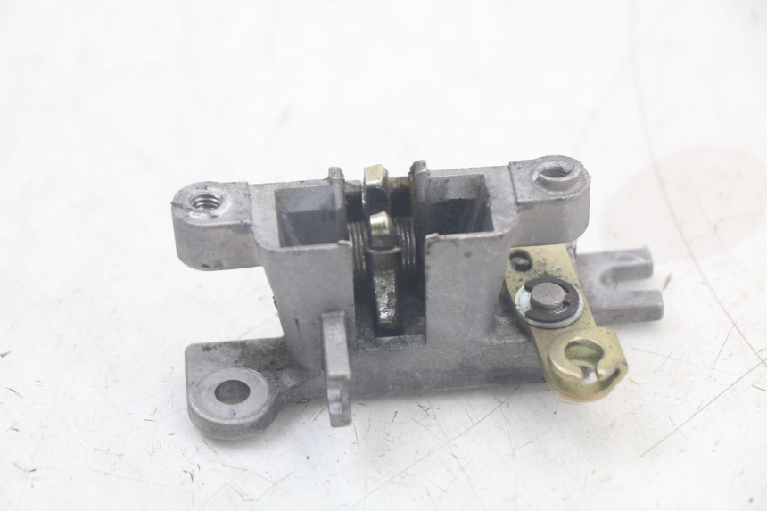 photo de SITZBANKSCHLOSS KYMCO AGILITY 4T 50 (2018 - 2022) - Zoom auf Gebrauchszustand