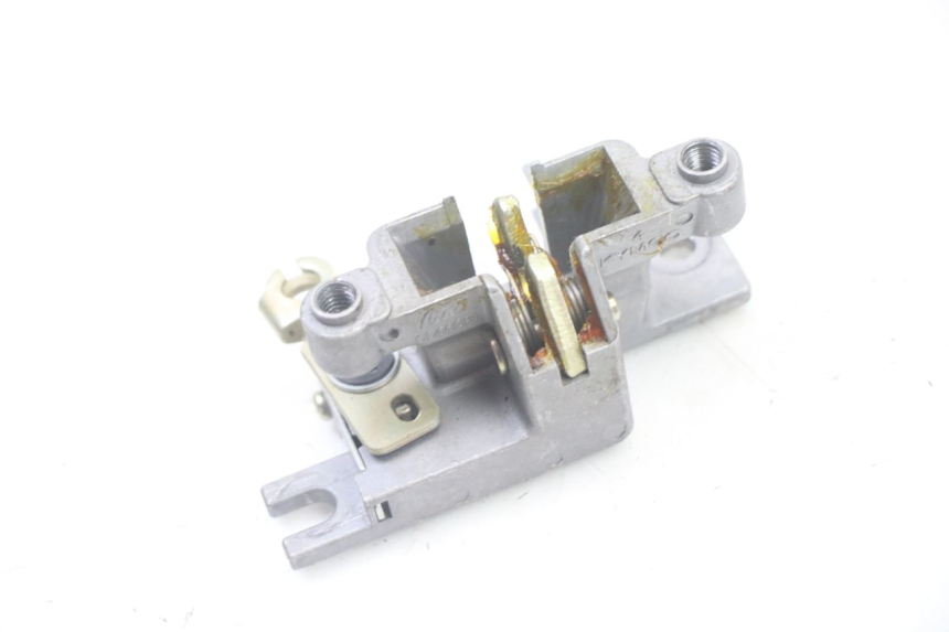 photo de SITZBANKSCHLOSS KYMCO AGILITY 4T 50 (2005 - 2018) - Zoom auf Gebrauchszustand