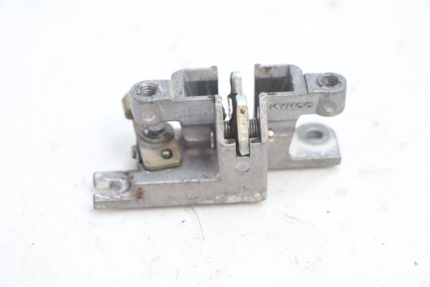 photo de SITZBANKSCHLOSS KYMCO AGILITY 4T 50 (2005 - 2018) - Zoom auf Gebrauchszustand