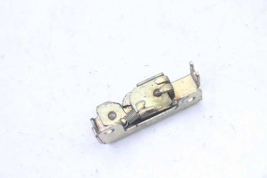 photo de SITZBANKSCHLOSS KYMCO AGILITY NAKED RENOUVO 2T 50 (2011 - 2018) - Detailansicht des Bauteils