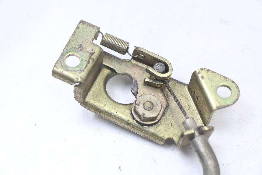 photo de Sitzbankschloss HYOSUNG GV AQUILA 125 (2000 - 2009) - Zoom auf Gebrauchszustand