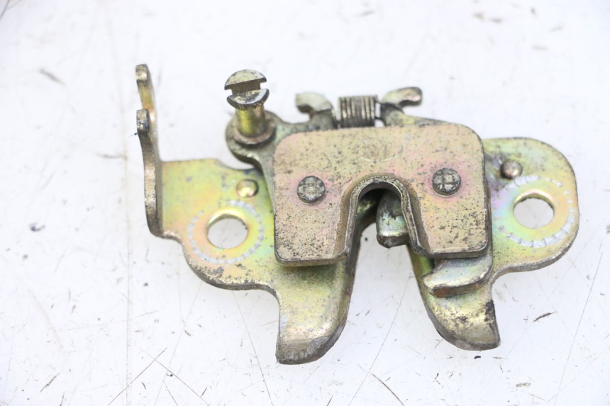 photo de SITZBANKSCHLOSS PEUGEOT CITYSTAR 50 (2013 - 2017) - Detailansicht des Bauteils