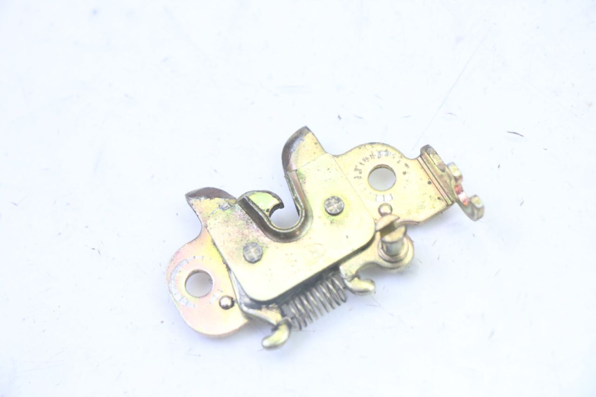 photo de SITZBANKSCHLOSS PEUGEOT CITYSTAR 50 (2013 - 2017) - Detailansicht des Bauteils