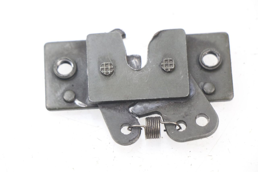 photo de SITZBANKSCHLOSS PEUGEOT ELYSTAR 50 (2002 - 2014) - Zoom auf Gebrauchszustand