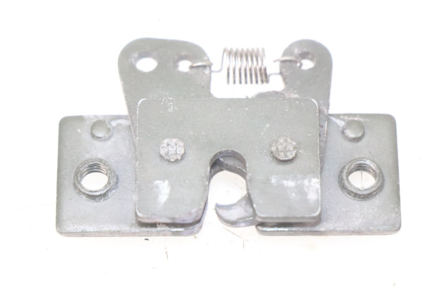 photo de SITZBANKSCHLOSS PEUGEOT ELYSTAR 50 (2002 - 2014) - Detailansicht des Bauteils