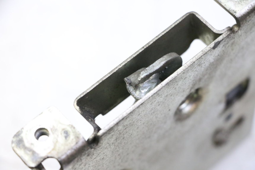 photo de SITZSCHLOSS HONDA FES S-WING SWING ABS 125 (2007 - 2015) - Technische Nahaufnahme