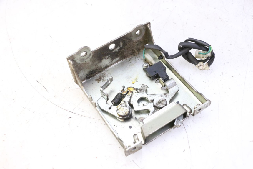 photo de SITZSCHLOSS HONDA FES S-WING SWING ABS 125 (2007 - 2015) - Details der Befestigungspunkte