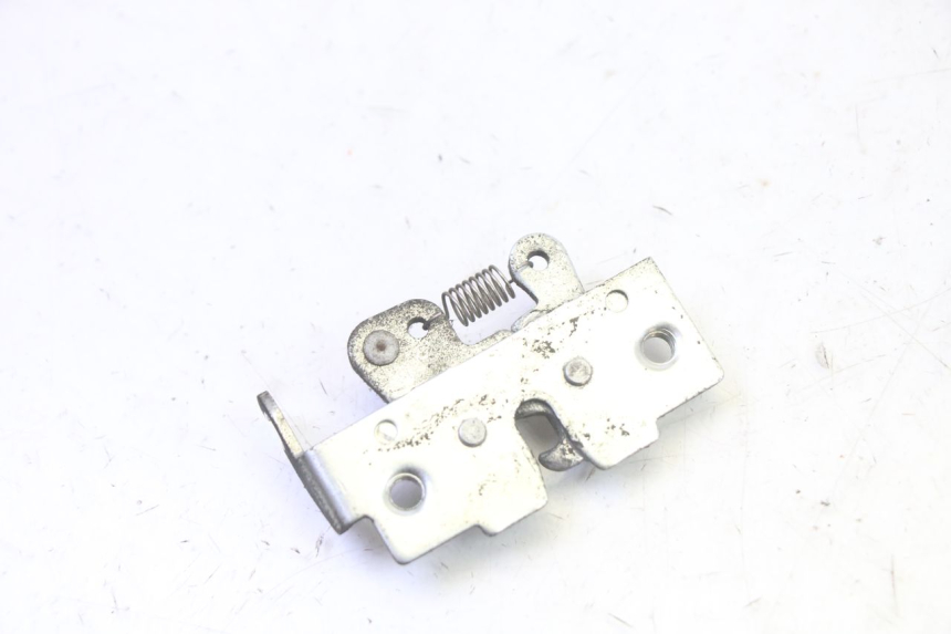 photo de SITZSCHLOSS HONDA FES S-WING SWING ABS 125 (2007 - 2015) - Zoom auf Gebrauchszustand