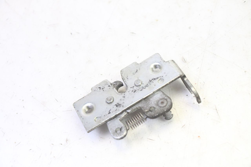 photo de SITZSCHLOSS HONDA FES S-WING SWING ABS 125 (2007 - 2015) - Alternative Perspektive