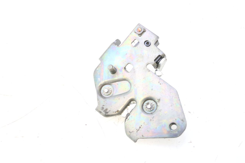 photo de SITZSCHLOSS HONDA FJS SILVER WING SILVERWING 400 (2005 - 2008) - Technische Nahaufnahme