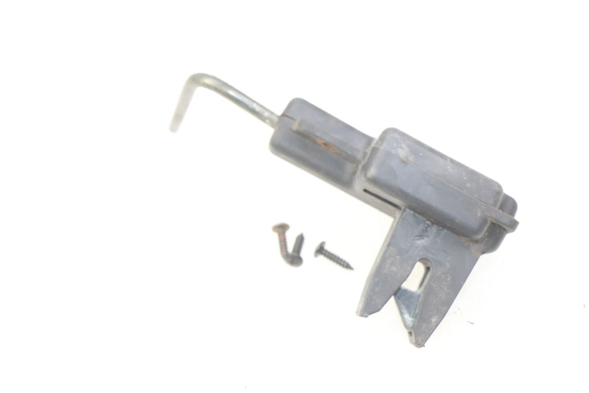 photo de SITZBANKSCHLOSS PIAGGIO FLY 2T 50 (2004 - 2017) - Zoom auf Gebrauchszustand