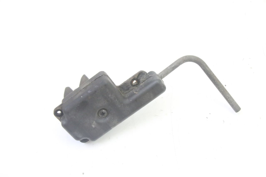 photo de SITZBANKSCHLOSS PIAGGIO FLY 2T 50 (2004 - 2017) - Zoom auf Gebrauchszustand