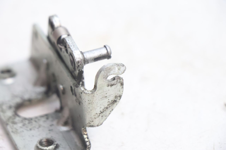 photo de SITZSCHLOSS GILERA GP 800 (2007 - 2013) - Details der Befestigungspunkte