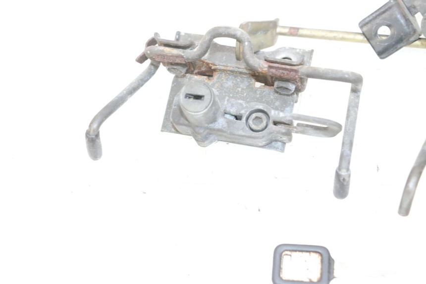 photo de SITZSCHLOSS KAWASAKI GPX R WARBIRD 600 (1988 - 1993) - Geprüftes Gebrauchtteil