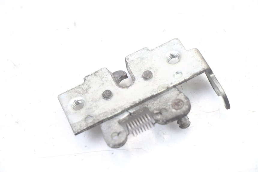 photo de SITZSCHLOSS HONDA FES S-WING SWING ABS 125 (2007 - 2015) - Alternative Perspektive