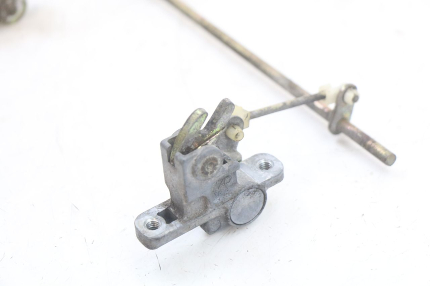 photo de SITZSCHLOSS KAWASAKI GTR 1000 (1994 - 2004) - Details der Befestigungspunkte