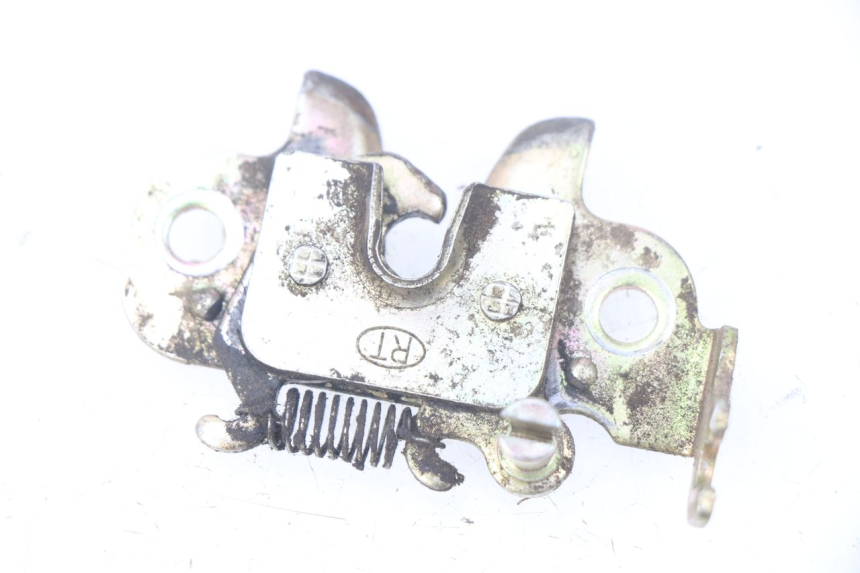 photo de SITZBANKSCHLOSS PEUGEOT KISBEE 2T 50 (2010 - 2017) - Detailansicht des Bauteils