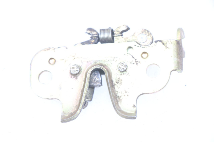 photo de SITZBANKSCHLOSS PEUGEOT KISBEE 2T 50 (2010 - 2017) - Zoom auf Gebrauchszustand