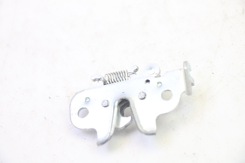 photo de SITZBANKSCHLOSS PEUGEOT KISBEE 2T 50 (2010 - 2017) - Zoom auf Gebrauchszustand