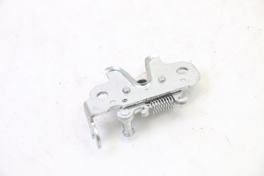 photo de SITZBANKSCHLOSS PEUGEOT KISBEE 2T 50 (2010 - 2017) - Alternative Perspektive