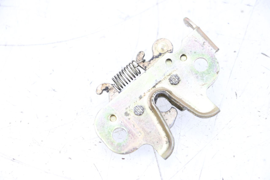 photo de SITZBANKSCHLOSS PEUGEOT KISBEE 2T 50 (2010 - 2017) - Detailansicht des Bauteils