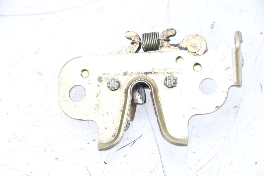 photo de SITZBANKSCHLOSS PEUGEOT KISBEE 2T 50 (2010 - 2017) - Zoom auf Gebrauchszustand