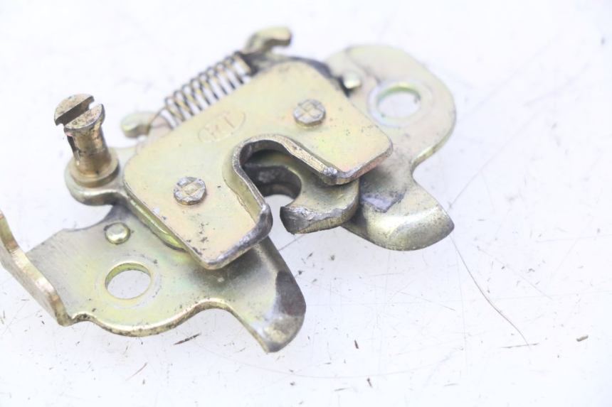 photo de SITZBANKSCHLOSS PEUGEOT KISBEE 4T 50 (2010 - 2017) - Detailansicht des Bauteils