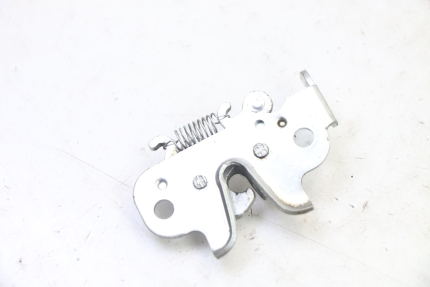 photo de SITZBANKSCHLOSS PEUGEOT KISBEE 4T 50 (2018 - 2022) - Zoom auf Gebrauchszustand