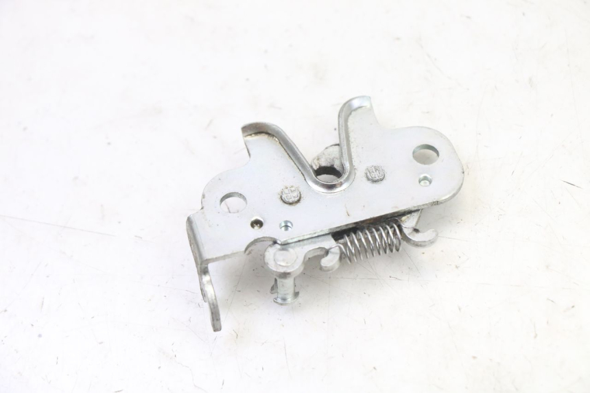 photo de SITZBANKSCHLOSS PEUGEOT KISBEE 4T 50 (2018 - 2022) - Alternative Perspektive