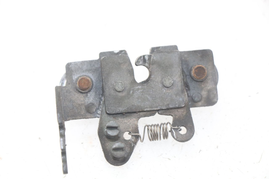 photo de SITZBANKSCHLOSS PIAGGIO MP3 LT 400 (2007 - 2012) - Zoom auf Gebrauchszustand