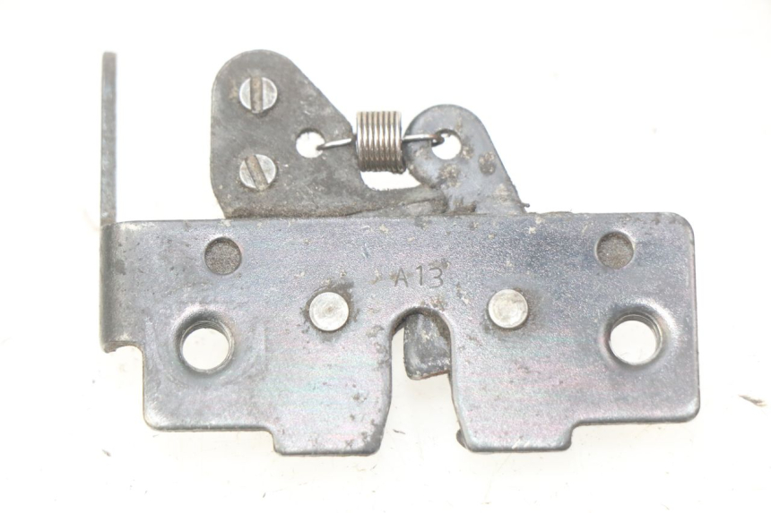 photo de SITZBANKSCHLOSS PIAGGIO MP3 LT 300 (2010 - 2016) - Zoom auf Gebrauchszustand