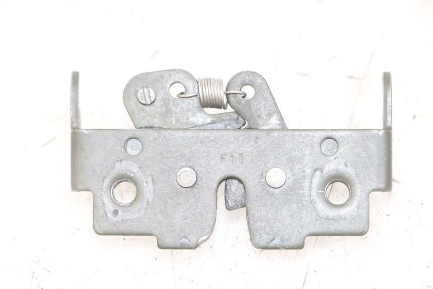 photo de SITZSCHLOSS PIAGGIO MP3 LT 300 (2010 - 2016) - Alternative Perspektive