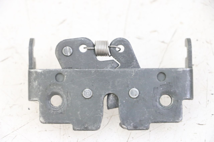 photo de SITZBANKSCHLOSS PIAGGIO MP3 LT 300 (2010 - 2016) - Zoom auf Gebrauchszustand